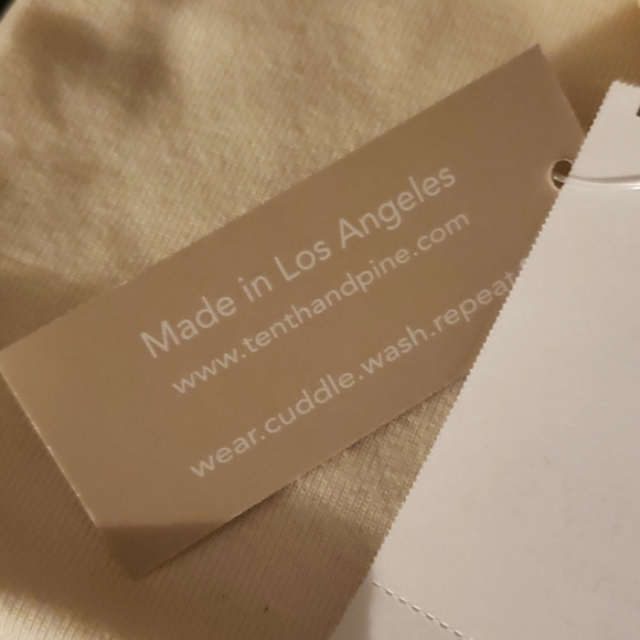 Tenth & Pine Gender neutral organic baby bodysuit. - Picture 5 of 6